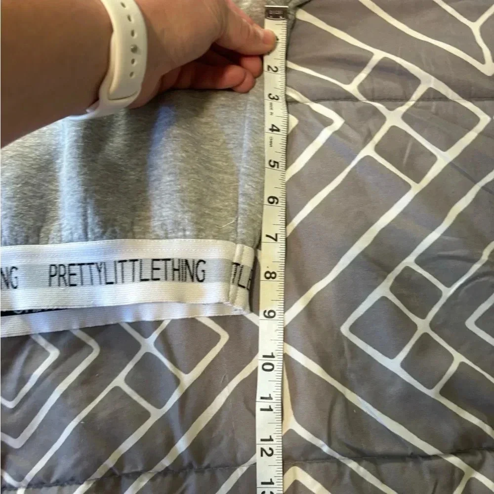 PRETTY LITTLE THING CROPPED GRAY HOODIE medium - Picture 5 of 12